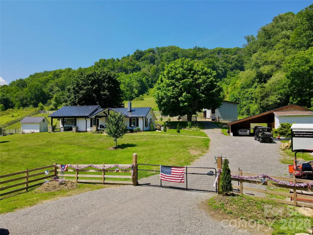 419 Fletcher Branch Road Vilas, NC 28692
