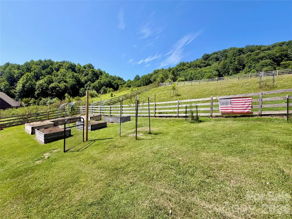 419 Fletcher Branch Road Vilas, NC 28692