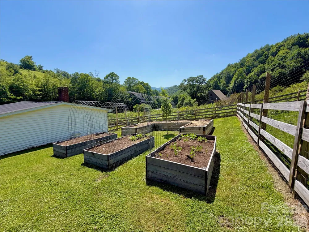 419 Fletcher Branch Road Vilas, NC 28692
