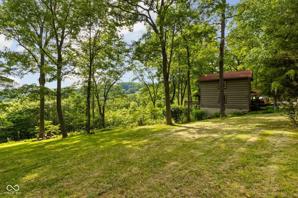 159 Redbud Lane Nashville, IN 47448