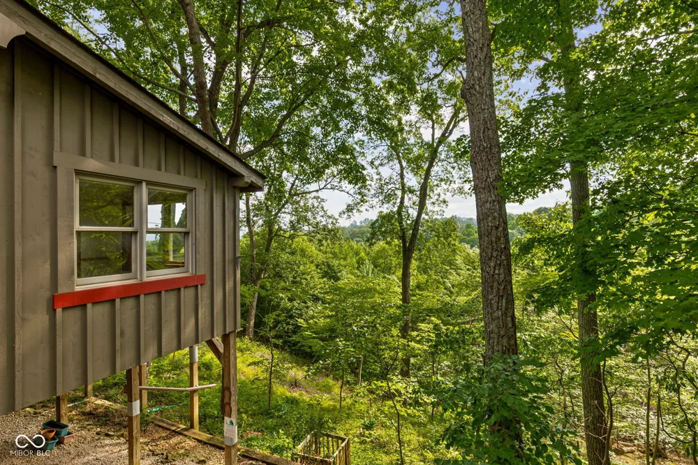 159 Redbud Lane Nashville, IN 47448