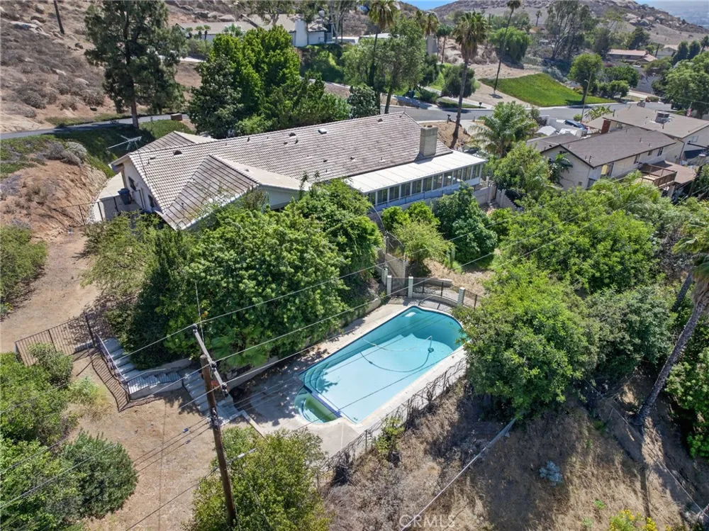 5462 Sierra Vista Riverside, CA 92505