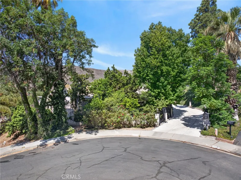 5462 Sierra Vista Riverside, CA 92505