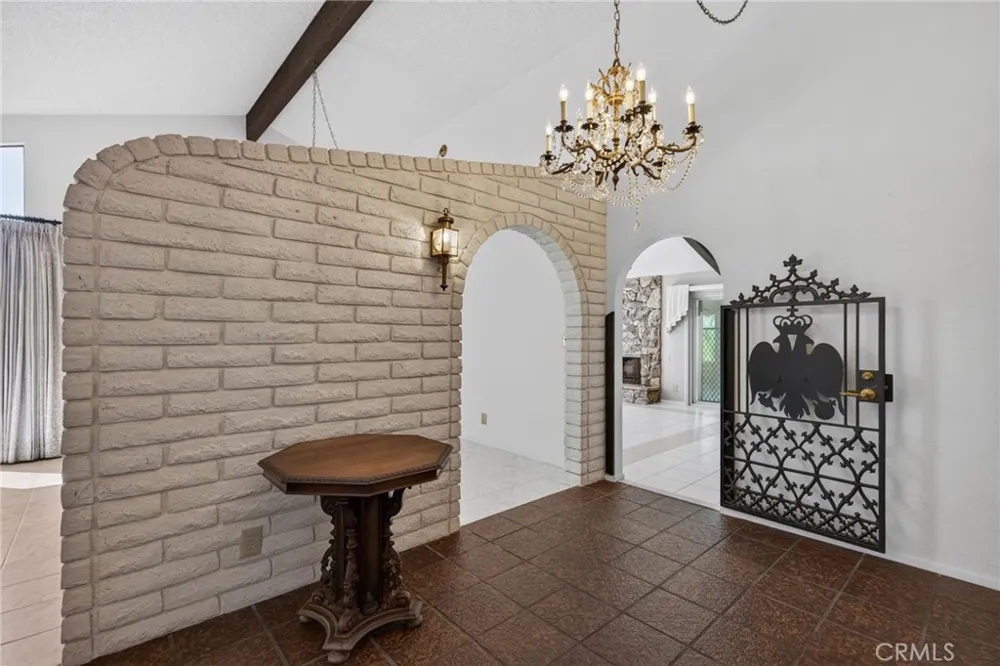 5462 Sierra Vista Riverside, CA 92505