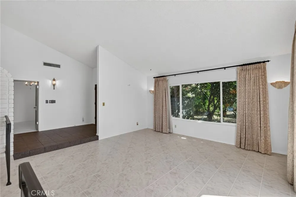 5462 Sierra Vista Riverside, CA 92505