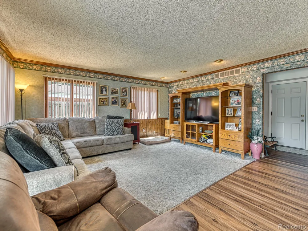 11817 Moran Street Taylor City, MI 48180