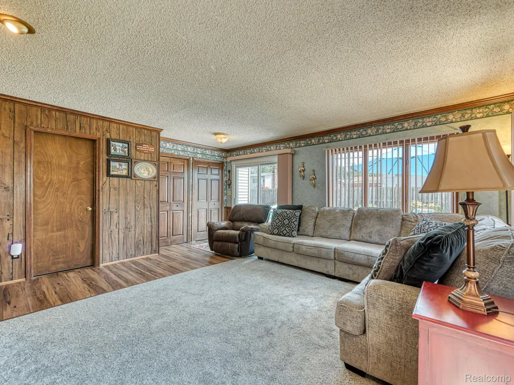 11817 Moran Street Taylor City, MI 48180