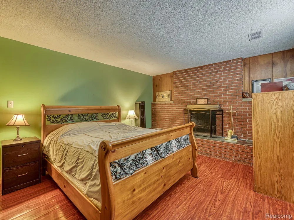 11817 Moran Street Taylor City, MI 48180