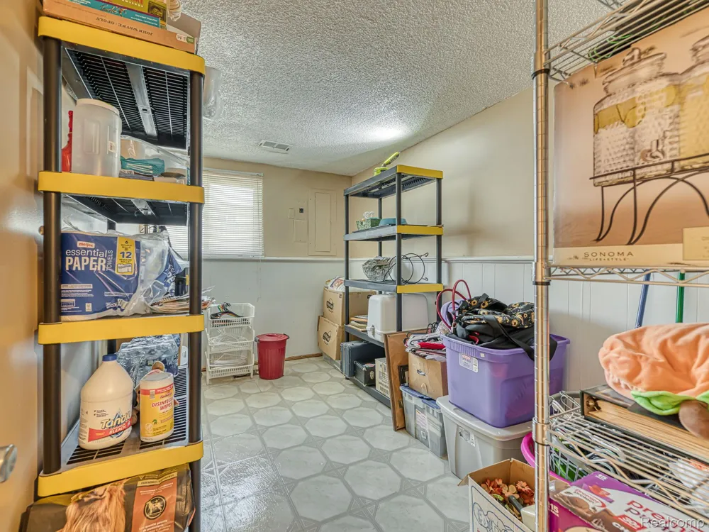 11817 Moran Street Taylor City, MI 48180