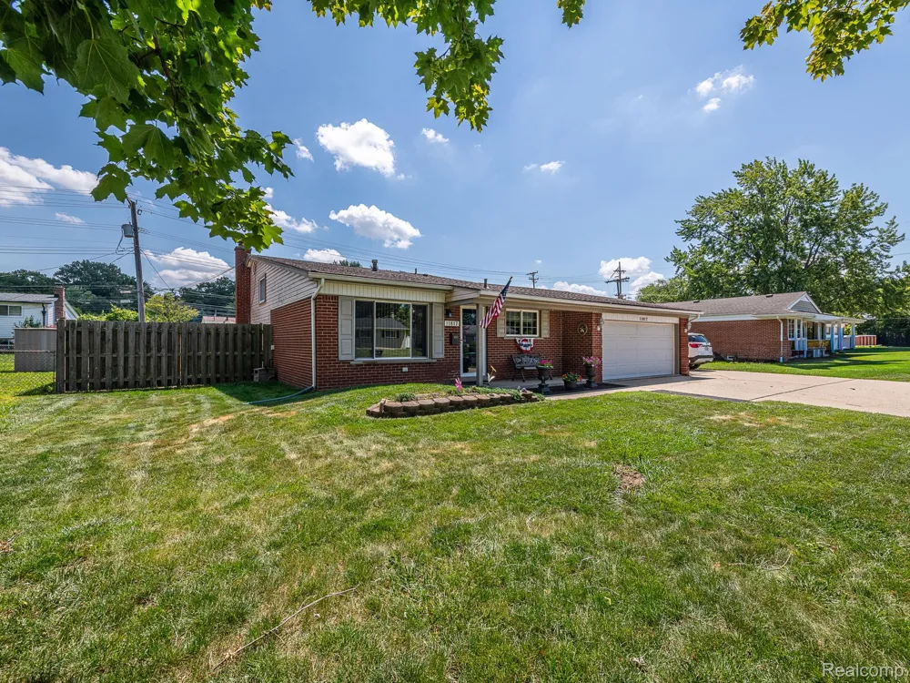 11817 Moran Street Taylor City, MI 48180