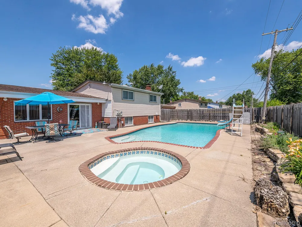 11817 Moran Street Taylor City, MI 48180