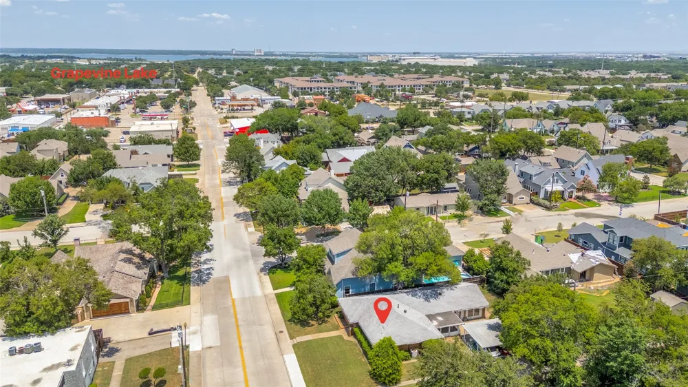 311 S Dooley Street Grapevine, TX 76051