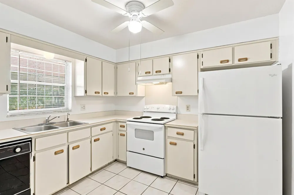 2737 Myakka Drive Orlando, FL 32839