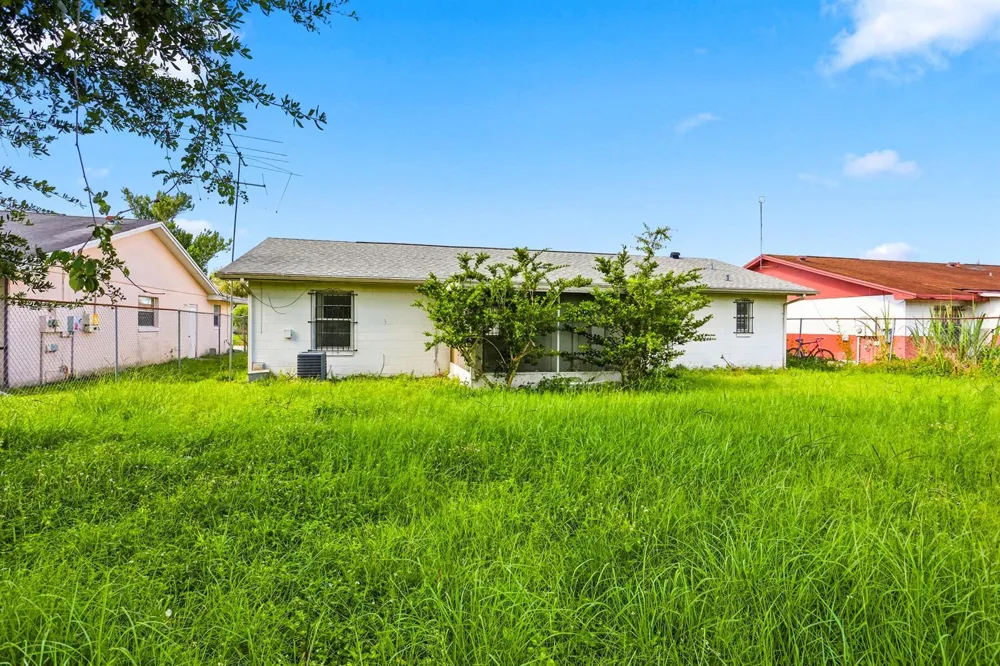 2737 Myakka Drive Orlando, FL 32839