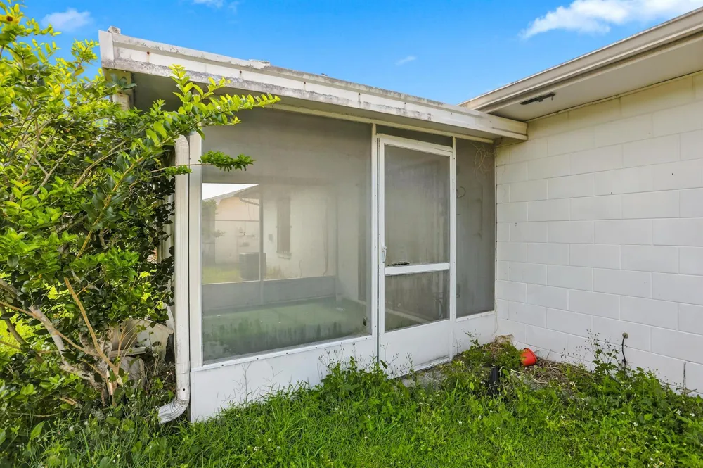 2737 Myakka Drive Orlando, FL 32839