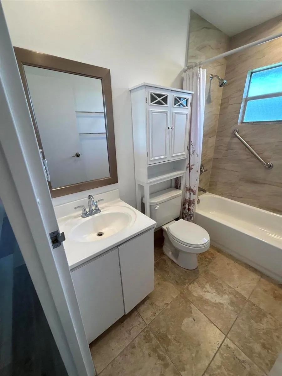 652 Flanders Delray Beach, FL 33484