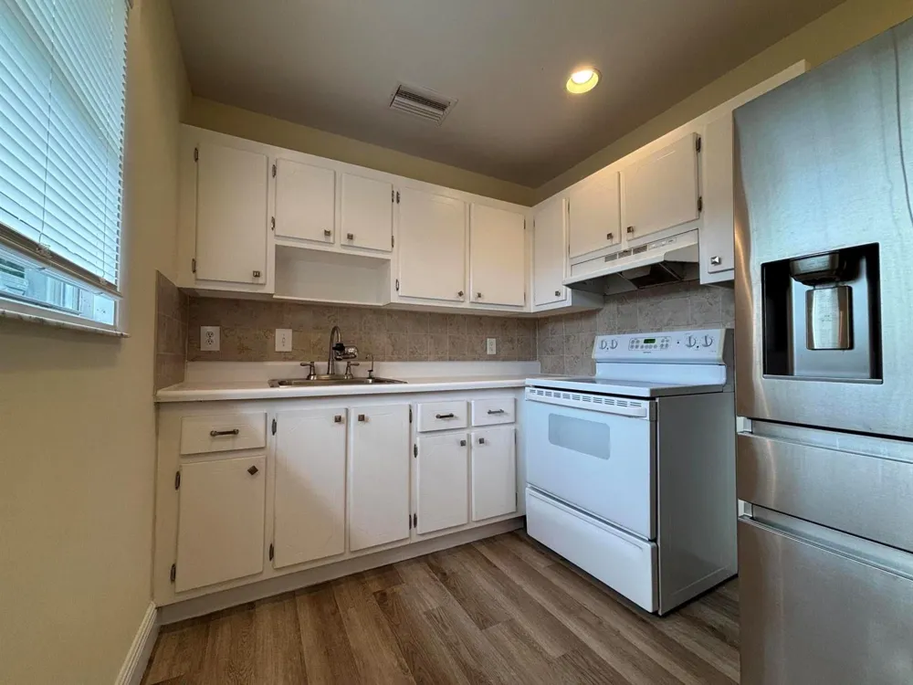 652 Flanders Delray Beach, FL 33484