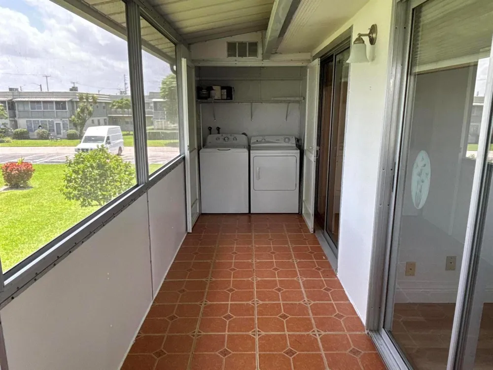 652 Flanders Delray Beach, FL 33484