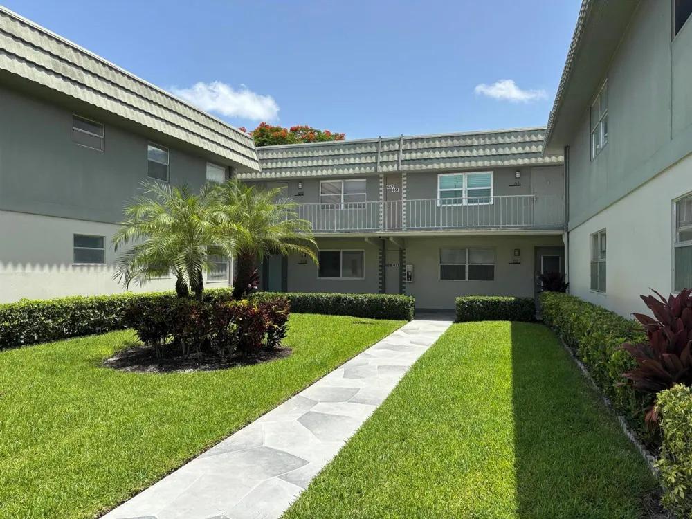 652 Flanders Delray Beach, FL 33484