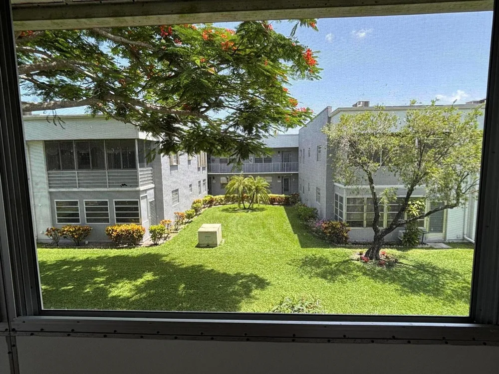 652 Flanders Delray Beach, FL 33484