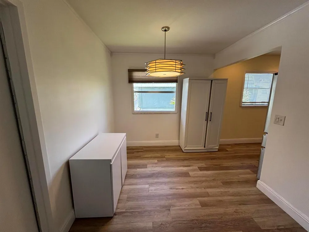 652 Flanders Delray Beach, FL 33484