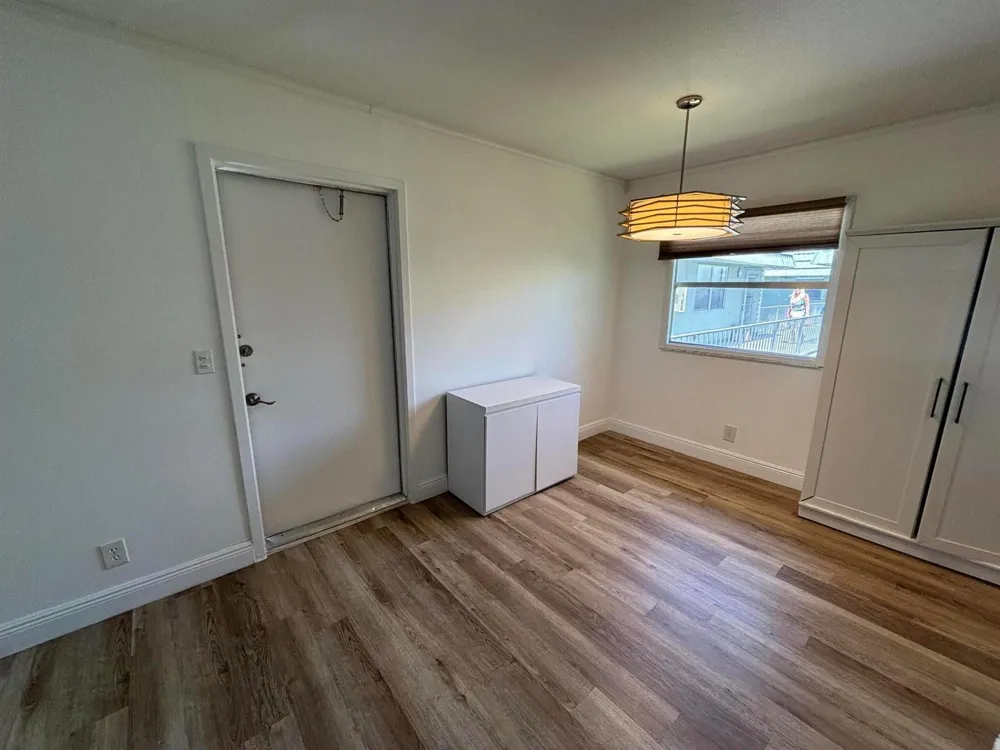 652 Flanders Delray Beach, FL 33484