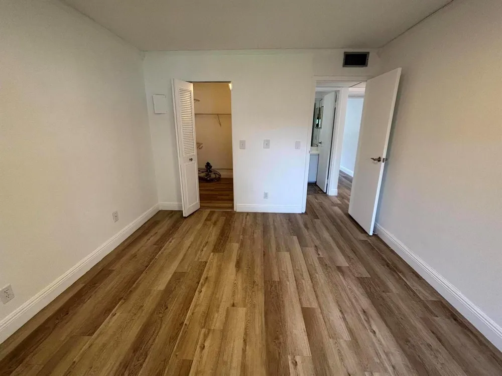 652 Flanders Delray Beach, FL 33484