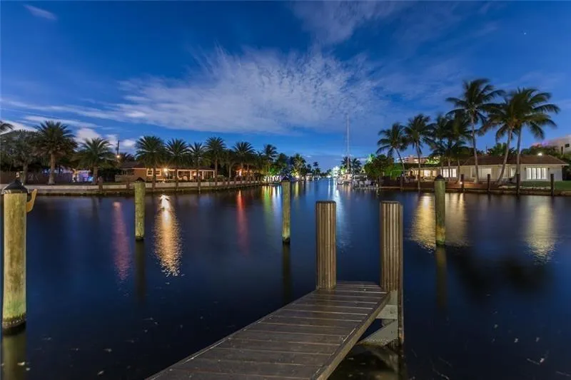 221 Shore Court #Unit 221 Lauderdale By The Sea, FL 33308