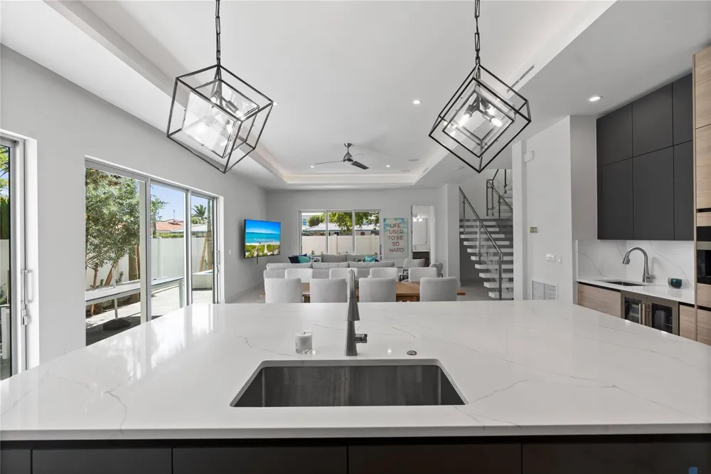 221 Shore Court #Unit 221 Lauderdale By The Sea, FL 33308