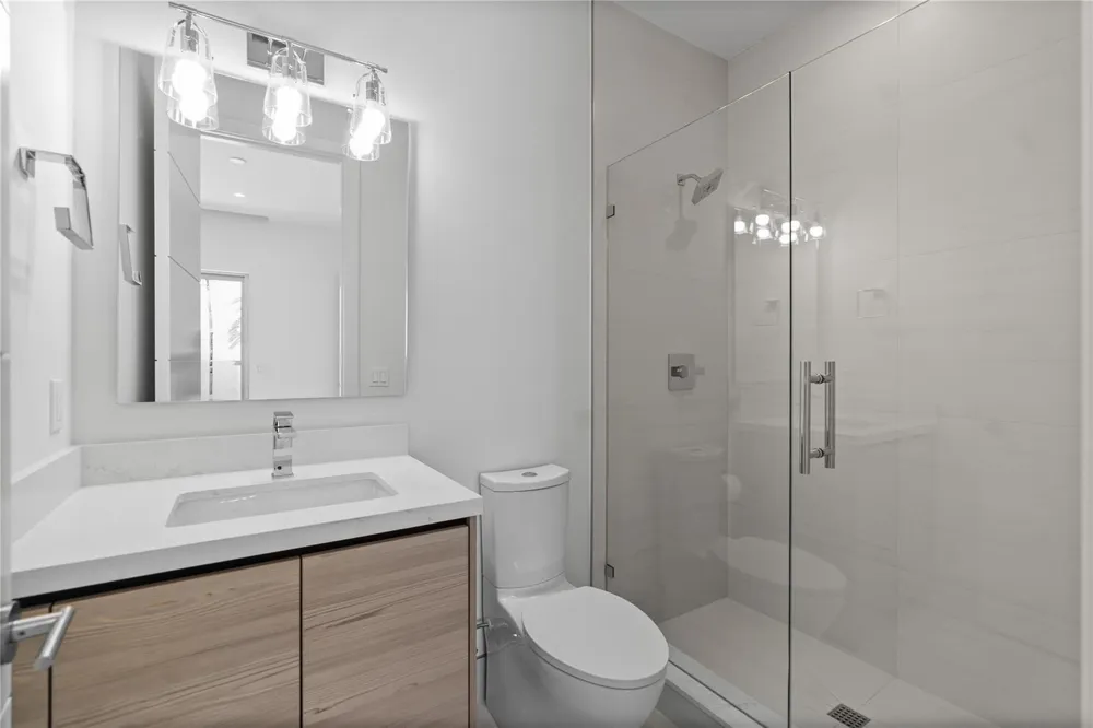 221 Shore Court #Unit 221 Lauderdale By The Sea, FL 33308