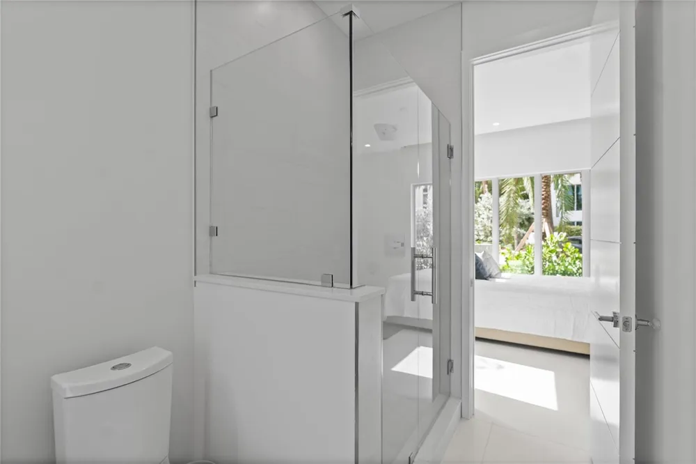 221 Shore Court #Unit 221 Lauderdale By The Sea, FL 33308