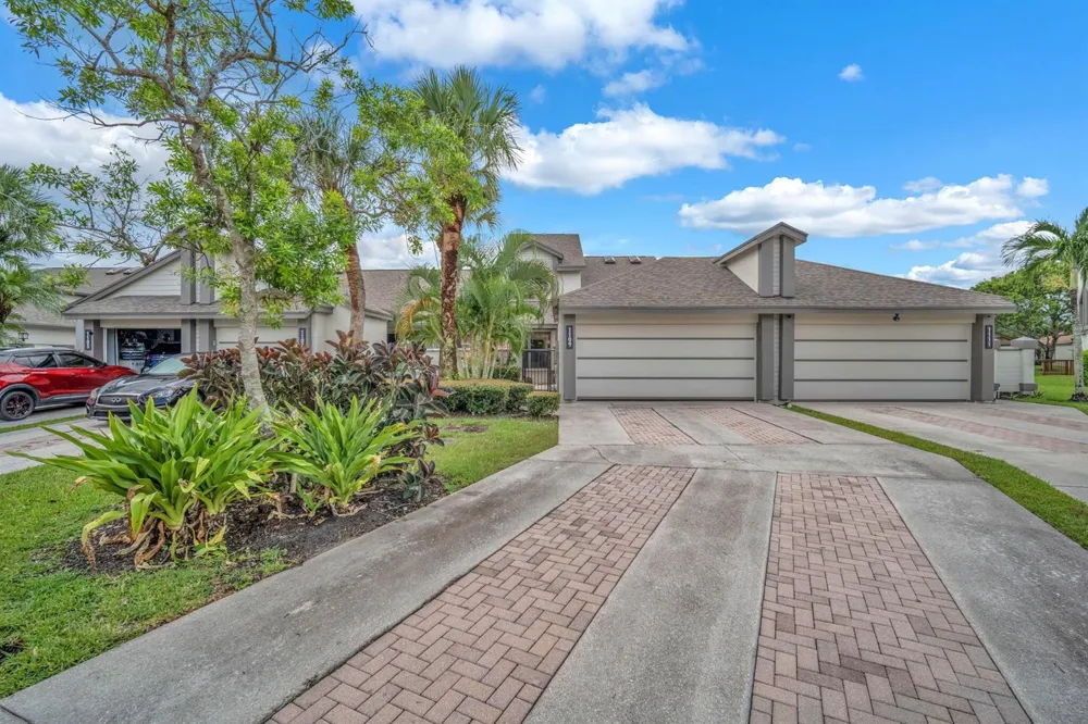 1109 LANDINGS BOULEVARD 