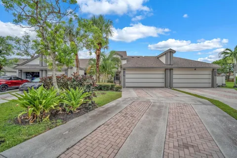 1109 LANDINGS BOULEVARD
