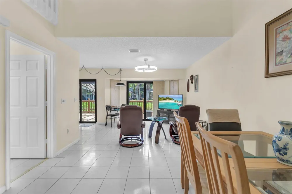 1109 LANDINGS BOULEVARD 