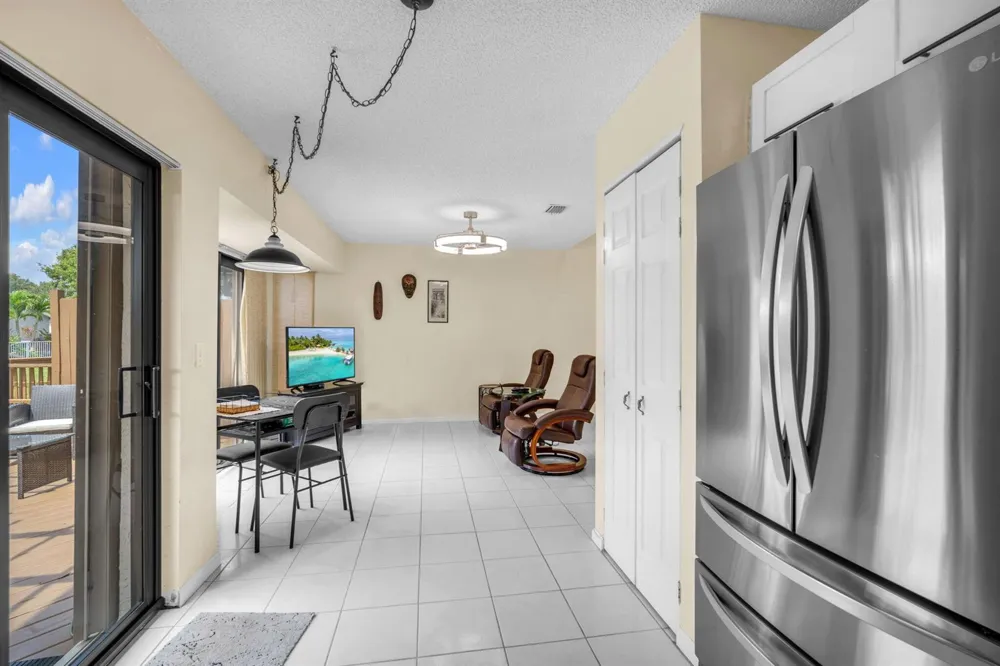 1109 LANDINGS BOULEVARD 