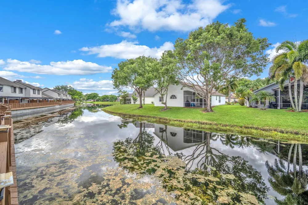 1109 LANDINGS BOULEVARD 
