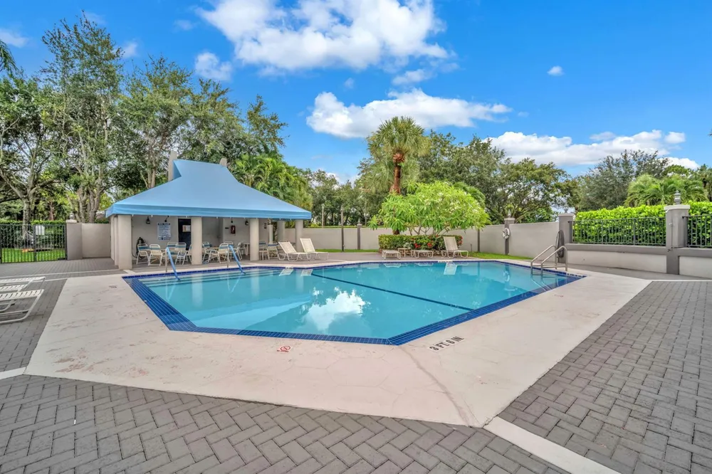1109 LANDINGS BOULEVARD 