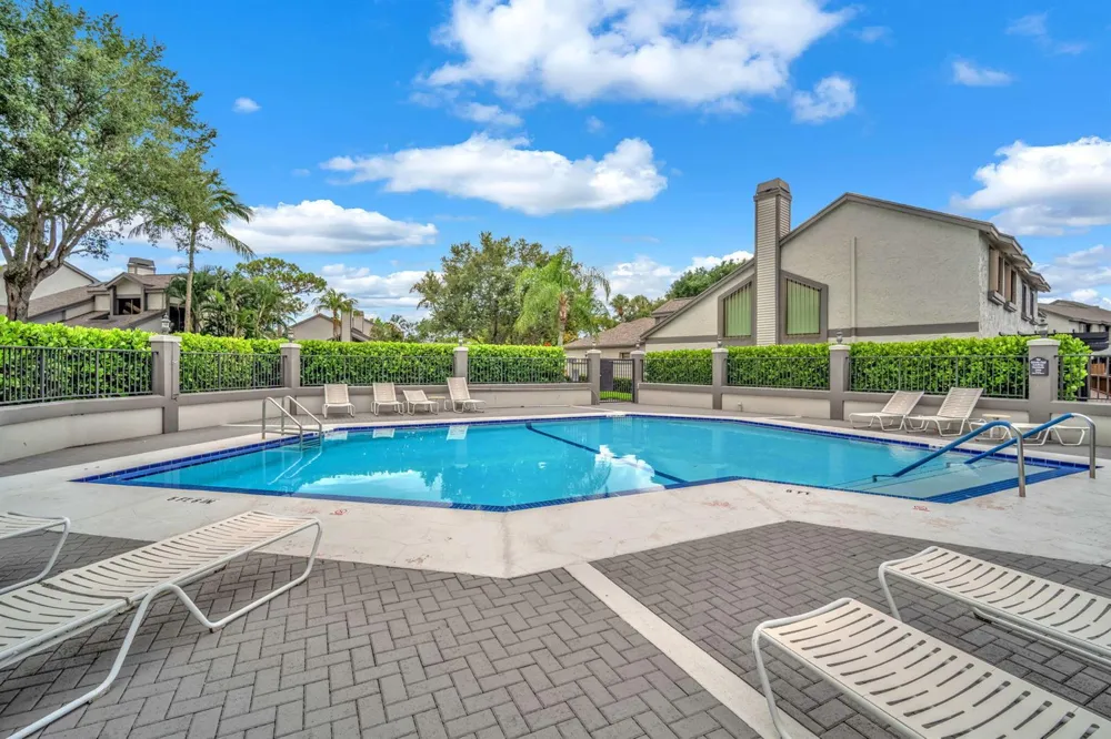 1109 LANDINGS BOULEVARD 