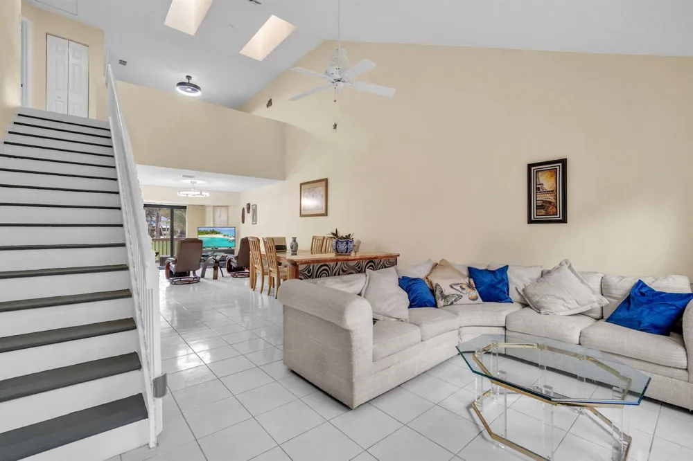 1109 LANDINGS BOULEVARD 