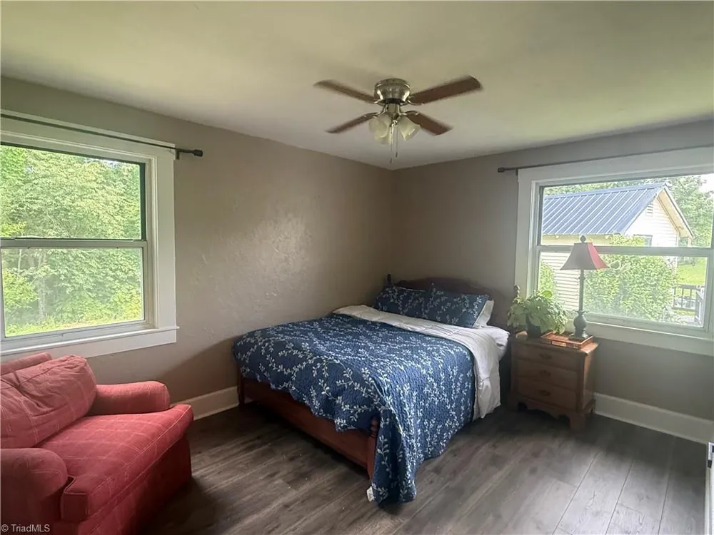 808 Piney Creek School Road Piney Creek, NC 28663