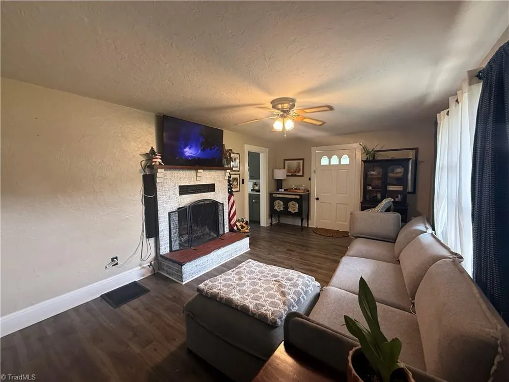 808 Piney Creek School Road Piney Creek, NC 28663