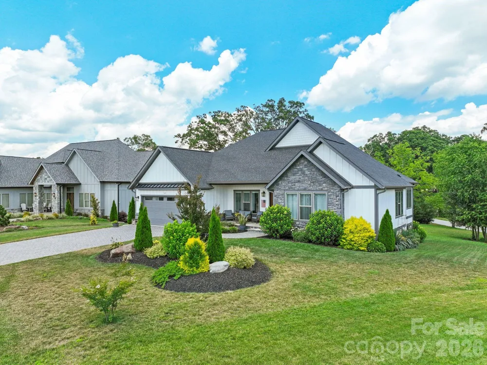 549 Daniel Circle Drive Mills River, NC 28759