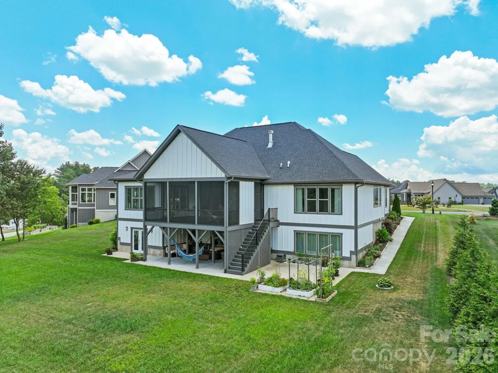 549 Daniel Circle Drive Mills River, NC 28759