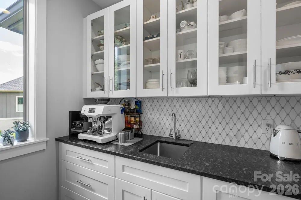 549 Daniel Circle Drive Mills River, NC 28759