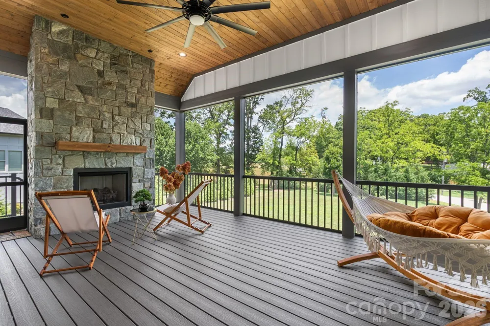 549 Daniel Circle Drive Mills River, NC 28759