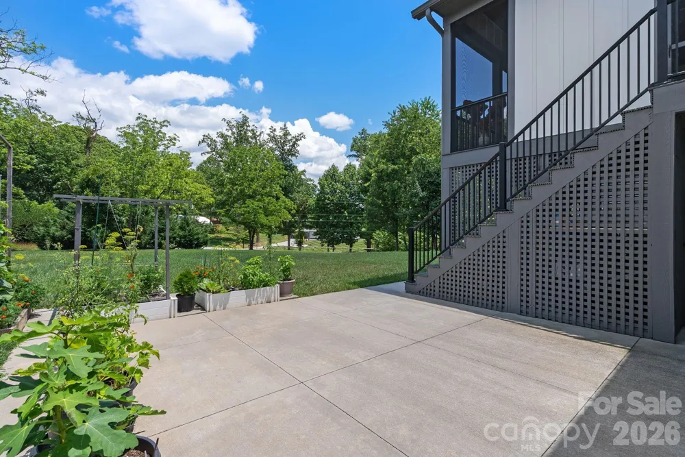 549 Daniel Circle Drive Mills River, NC 28759