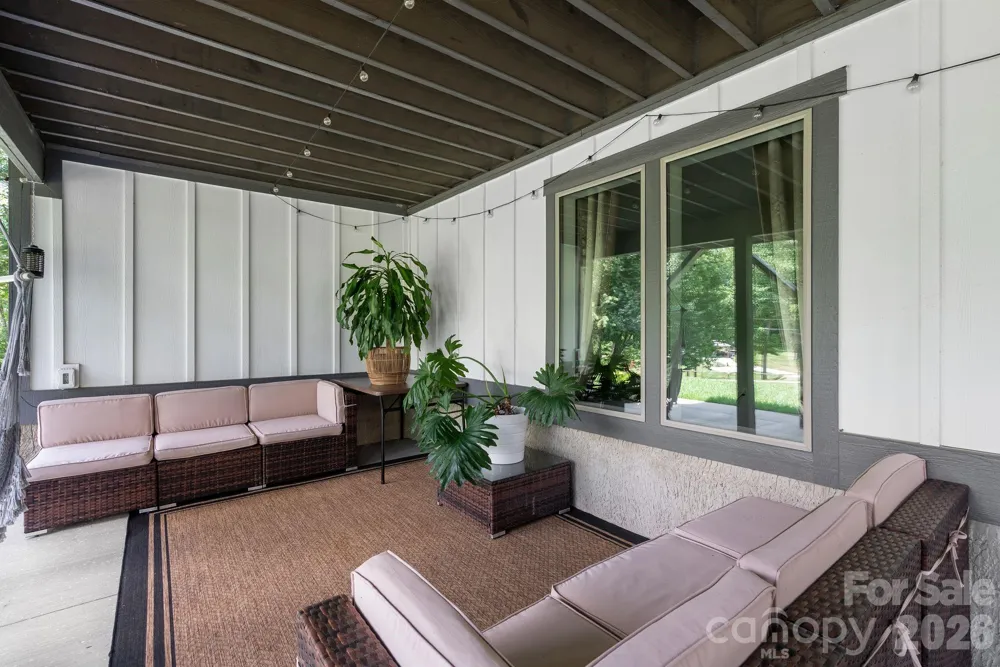 549 Daniel Circle Drive Mills River, NC 28759