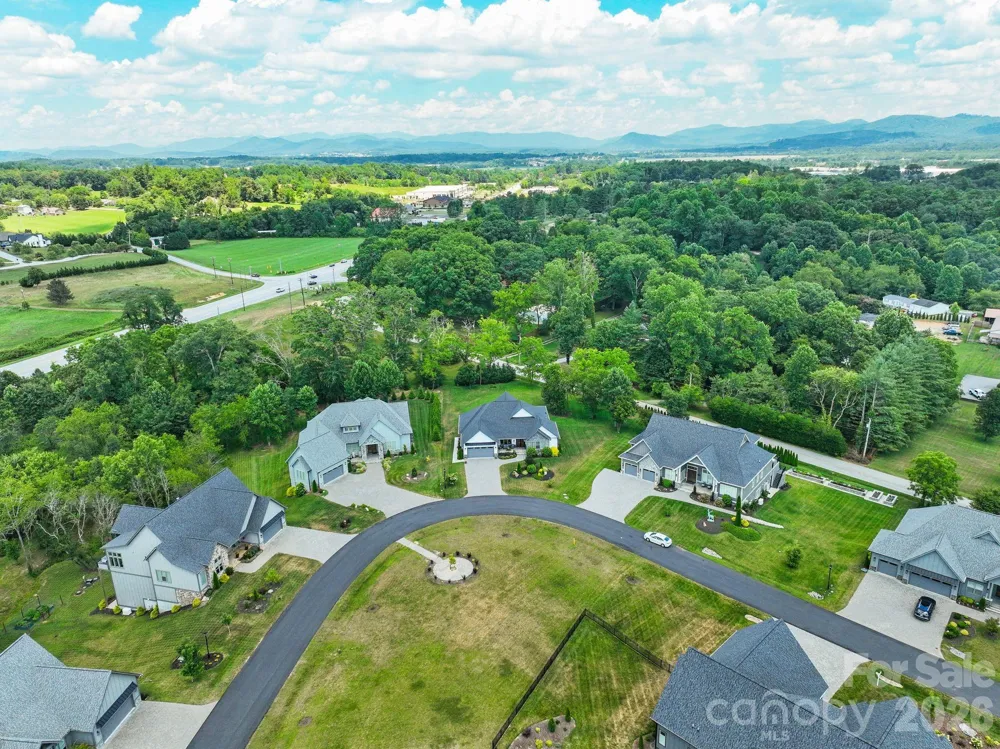 549 Daniel Circle Drive Mills River, NC 28759