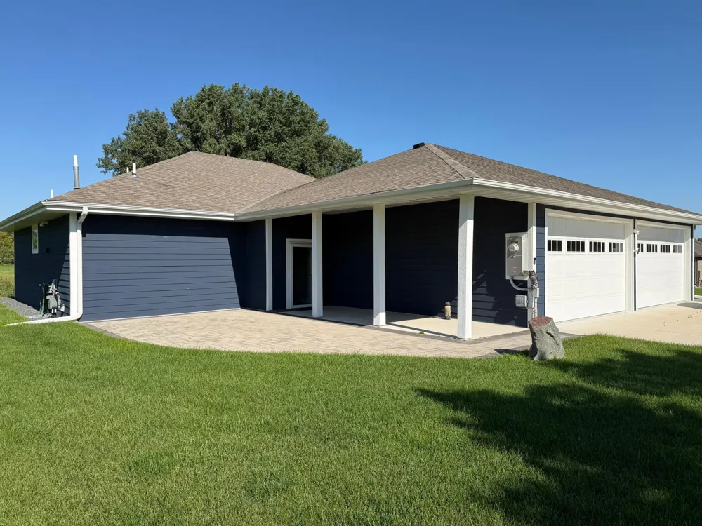 1740 Bay Oaks Drive Albert Lea, MN 56007