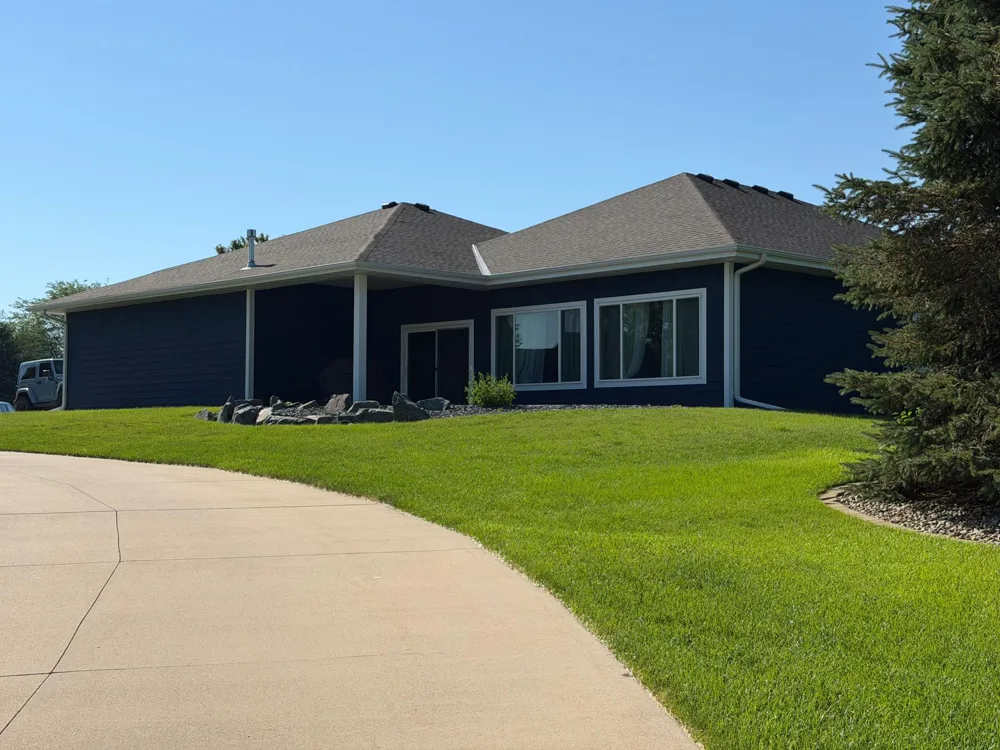 1740 Bay Oaks Drive Albert Lea, MN 56007